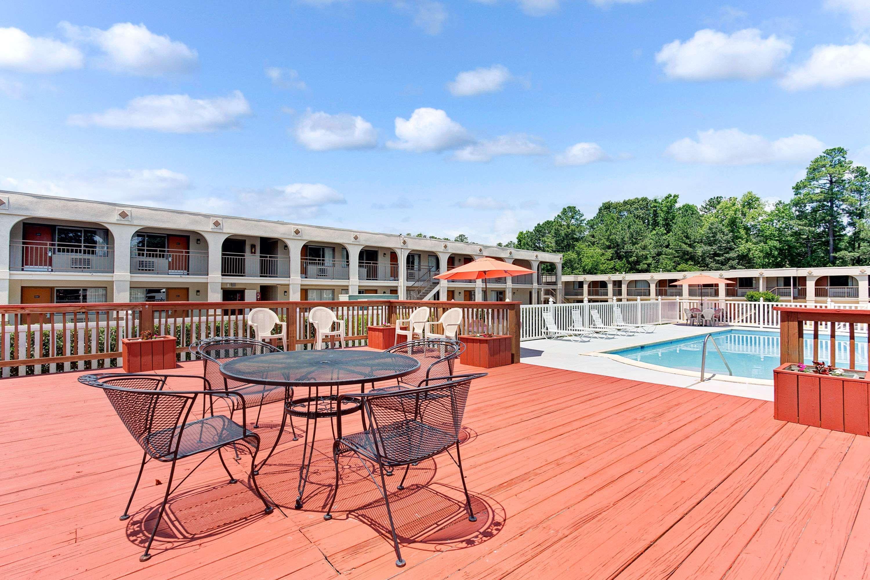 Super 8 By Wyndham Williamsburg/Historic Area Hotell Exteriör bild