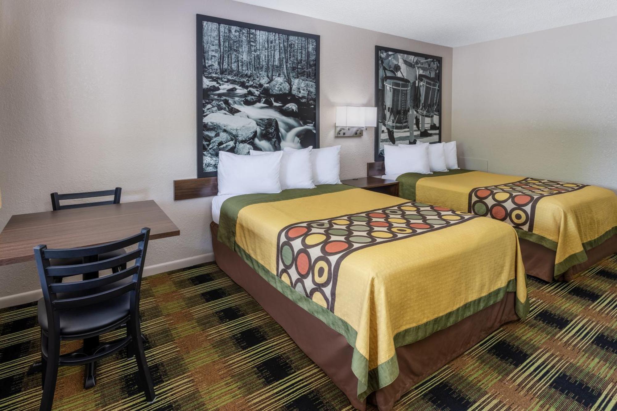 Super 8 By Wyndham Williamsburg/Historic Area Hotell Exteriör bild